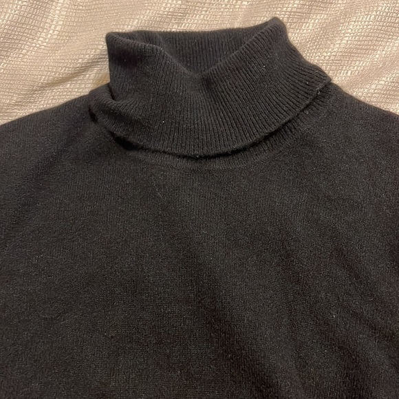 100% cashmere turtleneck - Picture 2 of 4